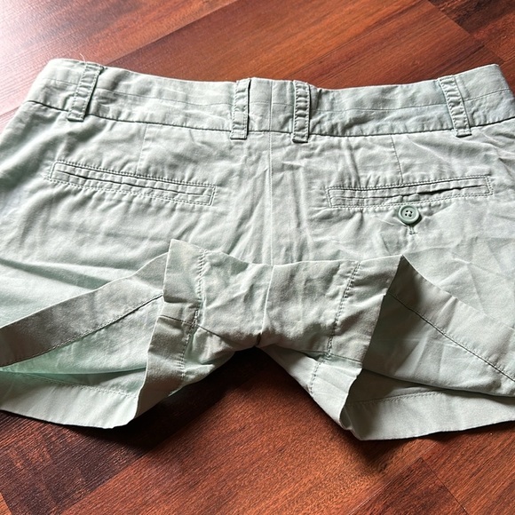 J Crew 100% Cotton Chino Broken-In Light Teal Size 4, Button Closure - Picture 4 of 11